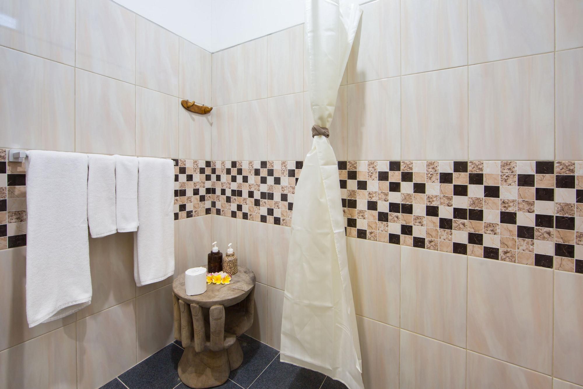 Bening House And 3*