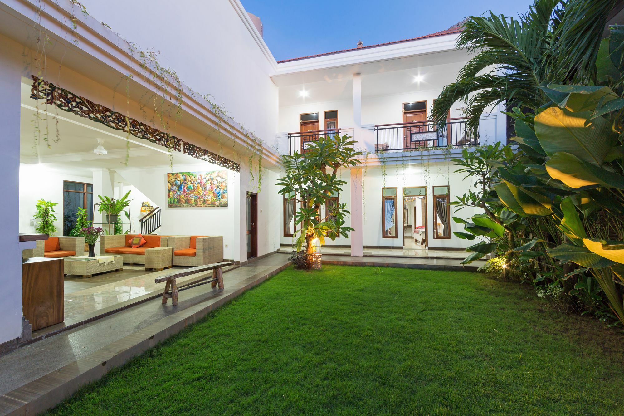 Bening House And 3*