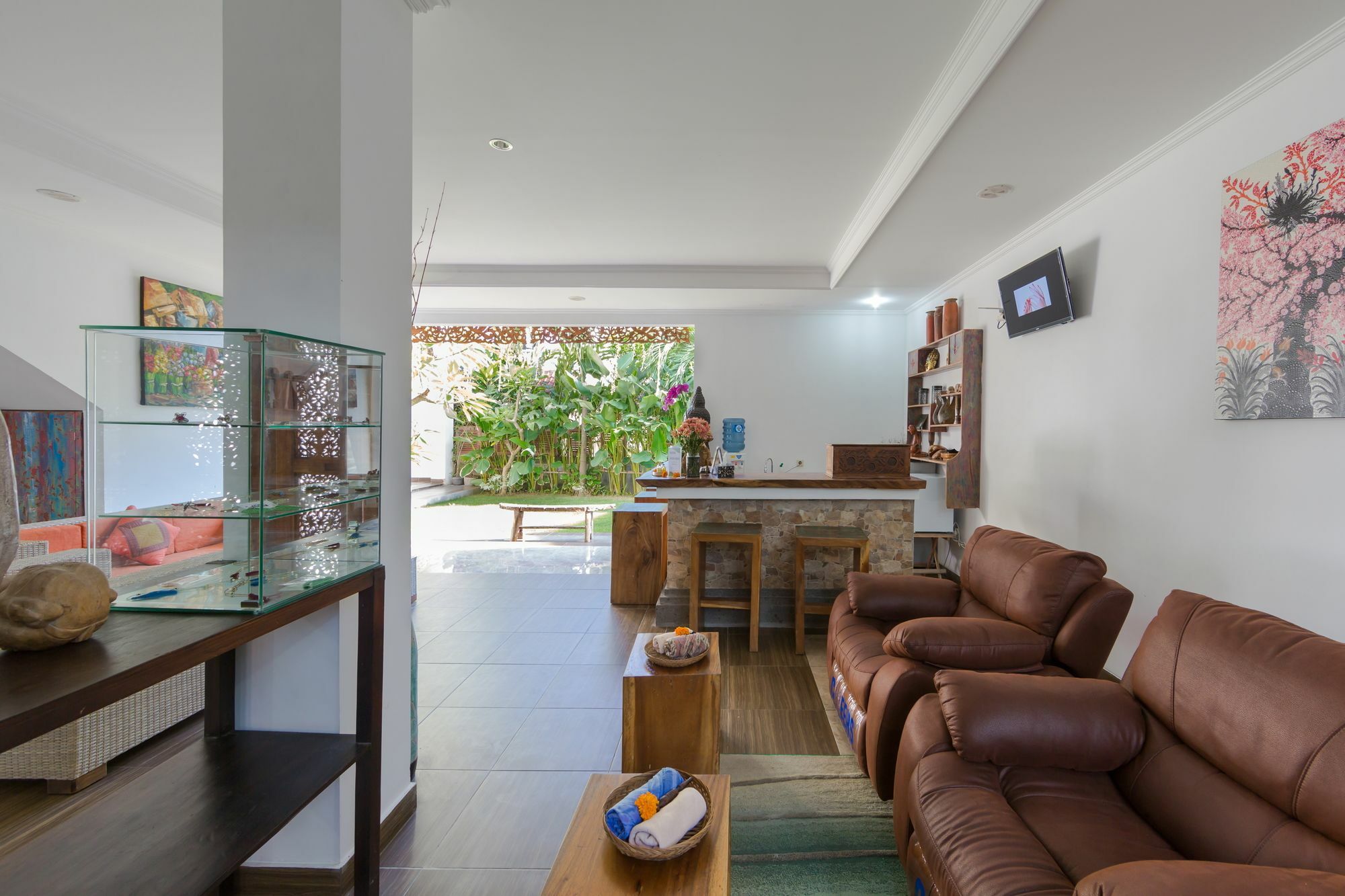Bening House And 3* Seminyak (Bali)
