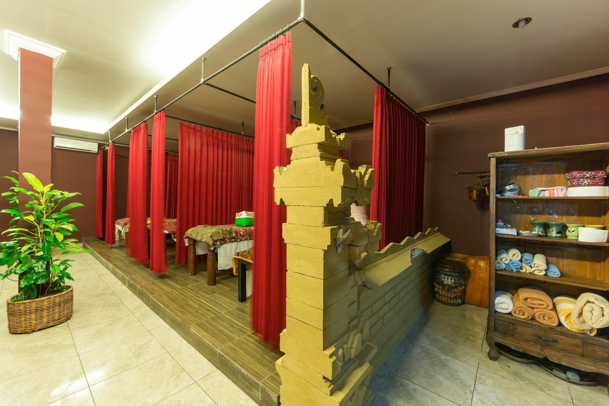 Bening House And 3*