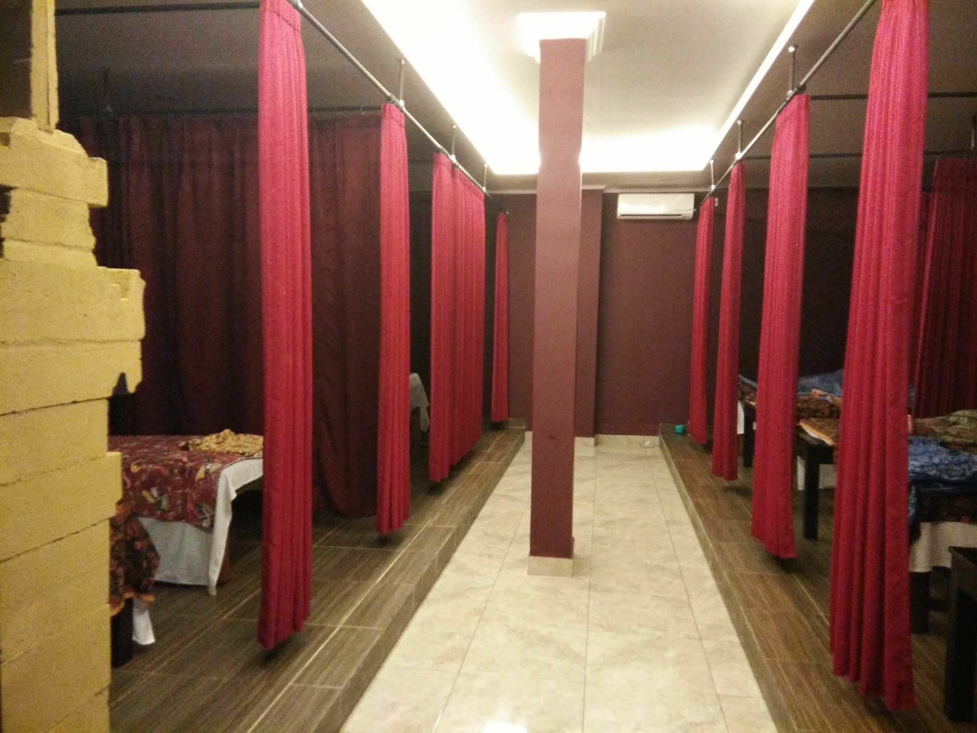Bening House And 3*